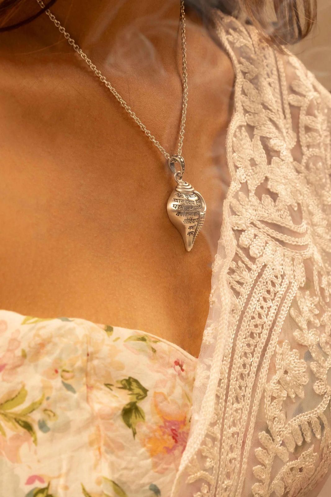 Krishna's Conch Shell Pendant & Chain